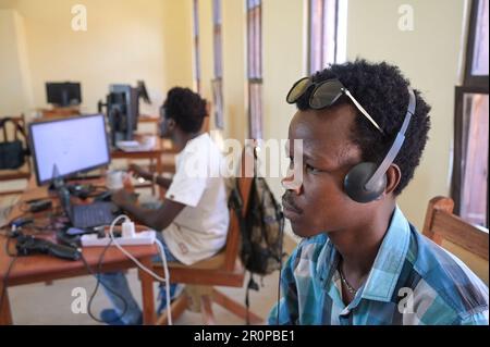 KENYA, Turkana, ICT Campus von Loropio, Initiative Learning Lions, digital education for remote africa  / KENIA, Turkana, Kalakol am Lake Turkana, ICT Campus von Loropio, Initiative Learning Lions -Startup Lions -Digital Lions Stock Photo