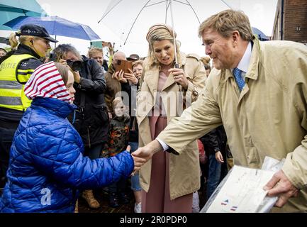 Wadden Islands, Netherlands. 09th May, 2023. WEST-TERSCHELLING - King Willem-Alexander and Queen Maxima on the square in front of the Brandaris lighthouse. The royal couple will pay a two-day regional visit to the Wadden Islands. ANP KOEN VAN WEEL netherlands out - belgium out Credit: ANP/Alamy Live News Stock Photo