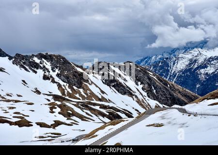 Großglockner, Hochalpenstraße, Winter, Schneewand, Schnee, Straße, Bergstraße, Passstraße, Panoramastraße, Schneemassen, Schneeräumung, Asphalt, Kurve Stock Photo