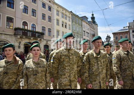 Lviv, Ukraine. 06th May, 2023. Ukrainian military during the celebration of Lviv Day on Rynok Square. This weekend, Lviv celebrated the 767th anniversary of the founding of the city. Because of the Russian-Ukrainian war, there were no big celebrations. The events were limited to the raising of the city's flag, the removal of the flags of the Ukrainian formations fighting against the Russian aggressors, and the marching of the honour guard. Credit: SOPA Images Limited/Alamy Live News Stock Photo