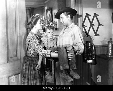 MYRNA LOY PETER MILES and ROBERT MITCHUM in THE RED PONY 1949 director LEWIS MILESTONE novel and screenplay John Steinbeck music Aaron Copland Charles K. Feldman Group Productions Inc. / Lewis Milestone Productions / Republic Pictures Stock Photo