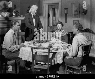 ROBERT MITCHUM LOUIS CALHERN MYRNA LOY and SHEPPERD STRUDWICK in THE RED PONY 1949 director LEWIS MILESTONE novel and screenplay John Steinbeck music Aaron Copland Charles K. Feldman Group Productions Inc. / Lewis Milestone Productions / Republic Pictures Stock Photo