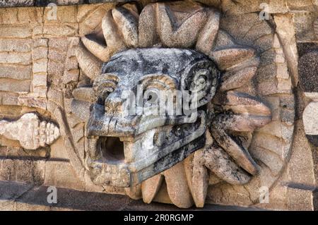 The Temple of the Feathered-Serpent, sculpture depicting the deity known as Quetzalcoatl, the feathered serpent, Teotihuacán (Tenochtitlan) in Mexico Stock Photo