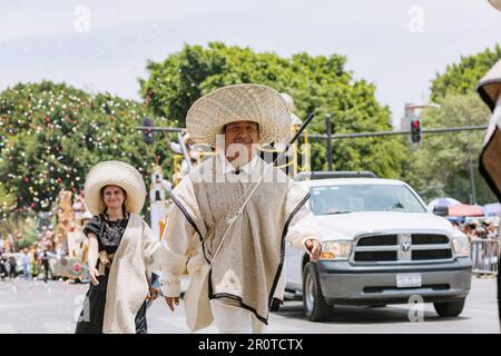 representation of the battle of May 5, march in the civic parade on the
