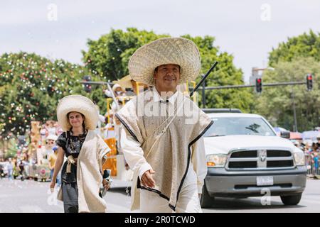 representation of the battle of May 5, march in the civic parade on the