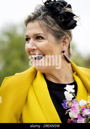 SCHIERMONNIKOG - Queen Maxima is welcomed at Partnership Van der Bijl - Holwerda. The royal couple will pay a two-day regional visit to the Wadden Islands. ANP KOEN VAN WEEL netherlands out - belgium out Stock Photo