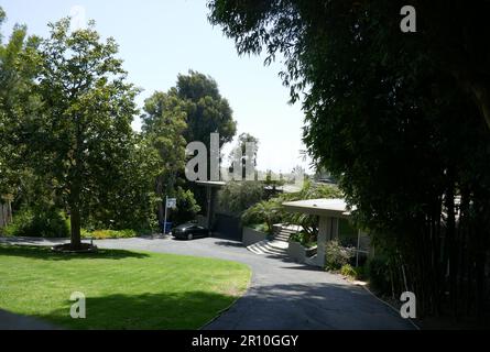 Los Angeles, California, USA 8th May 2023 Actress Anna Kashfi Former Home/house at 151 Tigertail Road on May 8, 2023 in Los Angeles, California, USA. Anna Kashfi was Marlon Brando's first wife and Christian Brandos Mother. Photo by Barry King/Alamy Stock Photo Stock Photo