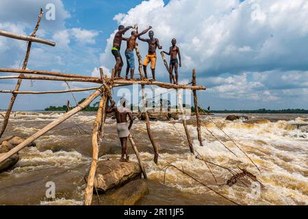 Indigenous fishermen from the Wagenya tribe, Congo river, Kisangani, DR Congo Stock Photo