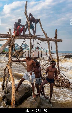 Indigenous fishermen from the Wagenya tribe, Congo river, Kisangani, DR Congo Stock Photo