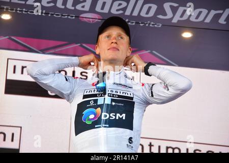 Naples, Italy. 11th May, 2023. Naples, Naples, Italy, May 11, 2023, Leknessund Andreas - Maglia Bianca during 6 stage - Napoli - Napoli - Giro d'Italia Credit: Live Media Publishing Group/Alamy Live News Stock Photo