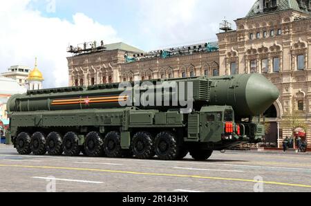 Red Square. 9th May, 2023. Military parade of the Russian army on Red Square in Moscow on May 9, 2023. The long-range nuclear missile Jars. Victory Parade on Red Square. Russia's parade to celebrate victory over Nazi Germany. Credit: The Kremlin Moscow via/dpa/Alamy Live News Stock Photo