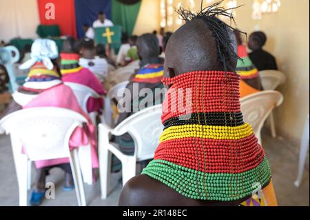 KENYA, Turkana, Lokichar, ACK Anglican Church of Kenya, St. Pauls church, sunday mass for Turkana people, Turkana woman with beads necklace Stock Photo