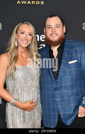 Frisco, USA. 11th May, 2023. Nicole Hocking, Luke Combs attend the 58th Academy Of Country Music Awards at The Ford Center at The Star on May 11, 2023 in Frisco, Texas. Photo: Casey Flanigan/imageSPACE/Sipa USA Credit: Sipa USA/Alamy Live News Stock Photo