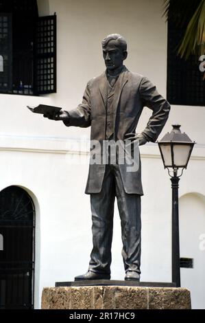 The Philippines, Manila:  statue of Dr José Rizal, the leading freedom fighter against the Spanish, executed nearby in 1896. Stock Photo