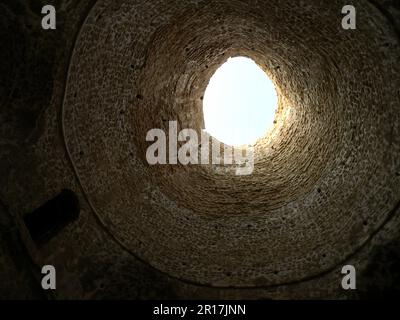 Iran, Firuz Abad:  Dezh-e Ardashir Papakan (Palace of Ardashir Papakan) was built in 224 AD under King Ardashir I in the Sassanian era. It has three d Stock Photo