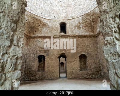 Iran, Firuz Abad:  Dezh-e Ardashir Papakan (Palace of Ardashir Papakan) was built in 224 AD under King Ardashir I in the Sassanian era. It has three d Stock Photo