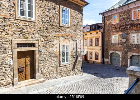 Budova arciděkanství, Kostel a zvonice sv. Bartloměje (Petr Parléř, gotika, národní kulturní památka), Kolín, Středočeský kraj, Česká republika / goth Stock Photo