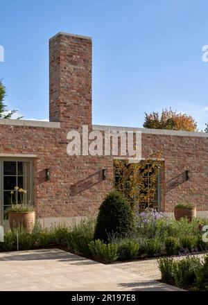 Overall view. Berkhamsted House, Berkhamsted, United Kingdom. Architect: Kirkland Fraser Moor, 2022. Stock Photo