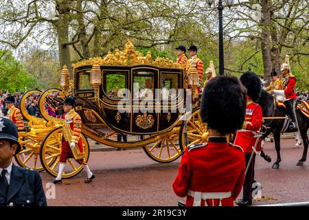 King Charles III and Camilla Queen Consort Travel In The Diamond Jubilee State Coach To Westminster Abbey For The Kings Coronation, London, UK. Stock Photo