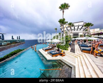 beach club on the cliffs of uluwatu in Bali, Indonesia Stock Photo