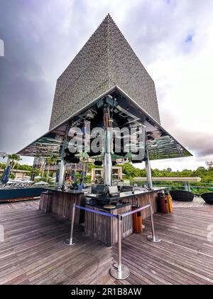 beach club on the cliffs of uluwatu in Bali, Indonesia Stock Photo