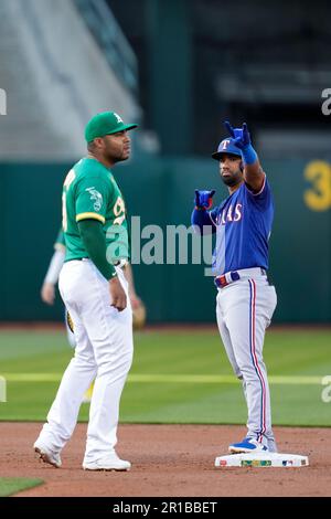 She Cried': Texas Rangers' Ezequiel Duran Calls Mom After Call-Up - Sports  Illustrated Texas Rangers News, Analysis and More