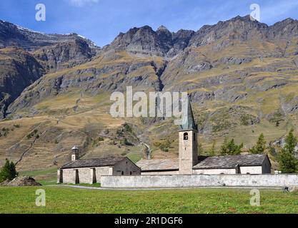 A true jewel of the Haute Maurienne Bessans is a traditional mountain village grouped around her church Stock Photo