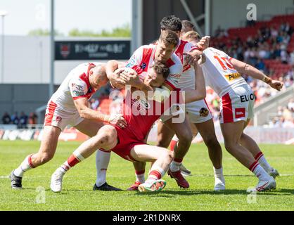 St Helens, Merseyside, England 13th May 2023. Salford’s JOE BURGESS tackled, during St Helens Rugby Football Club V Salford Red Devils Rugby League Football Club at the Totally Wicked Stadium, the Betfred Super League (Credit Image: ©Cody Froggatt/Alamy live news) Stock Photo