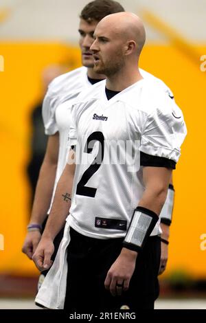 Pittsburgh Steelers cut rookie quarterback