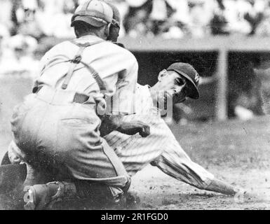 Roger maris Black and White Stock Photos & Images - Alamy