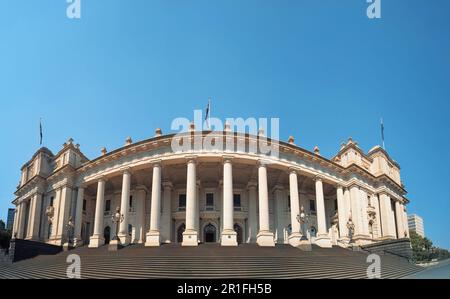 The steps and columns at the entrance of Parliament House, Spring Street, Melbourne, Victoria, Australia Stock Photo