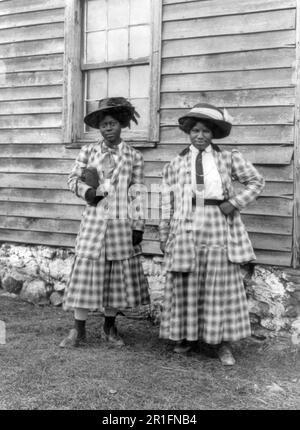 Archival Photo: Two young African American women, probably somewhere in Virginia ca. 1910 Stock Photo