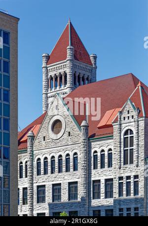 City Hall, on Washington Street in Downtown Syracuse, is built of Onondaga Limestone in Richardsonian Romanesque style. Stock Photo