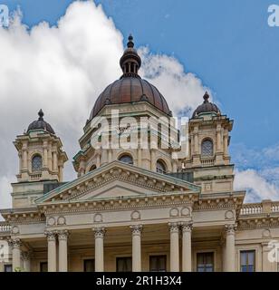 Fourth County Courthouse, aka Onondaga Supreme and County Courts House, is a Beaux Arts landmark on Columbus Circle in Downtown Syracuse. Stock Photo