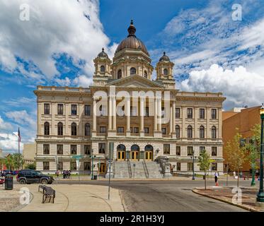 Fourth County Courthouse, aka Onondaga Supreme and County Courts House, is a Beaux Arts landmark on Columbus Circle in Downtown Syracuse. Stock Photo