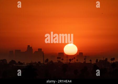 9/7/2022:  Los Angeles, California, USA:  A hot summer sun rises during the end of summer heatwave that caused rolling blackouts and power disruptions Stock Photo