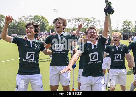 Uccle, Belgium. 14th May, 2023. Watduck's players celebrate after winning a hockey game between Royal Leopold Club and Waterloo Ducks, Sunday 14 May 2023 in Ukkel-Uccle, Brussels, the second leg of the semifinals in the play-offs for the Belgian Men Hockey League season 2022-2023. BELGA PHOTO LAURIE DIEFFEMBACQ Credit: Belga News Agency/Alamy Live News Stock Photo
