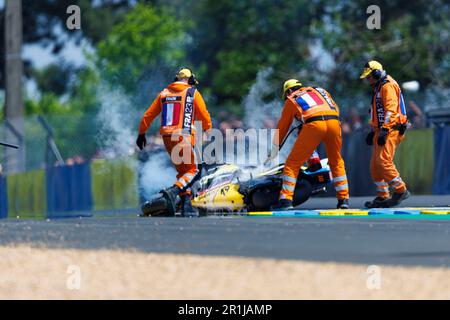 Le Mans, Pays de la Loire, France. 14th May 2023; Circuit de la Sarthe, Le Mans, Pays de la Loire, France; 2023 MotoGP SHARK Grand Prix de France Race Day: Number 10 Mooney VR46 Racing rider Luca Marini&#x2019;s bike after a crash during the race Credit: Action Plus Sports Images/Alamy Live News Stock Photo