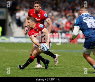 Salford, Lancashire, UK. 14th May 2023; Salford City Stadium, Salford, Lancashire, England; English Premiership Rugby Semi Final, Sale Sharks versus Leicester Tigers; Jimmy Gopperth passes the ball Credit: Action Plus Sports Images/Alamy Live News Stock Photo