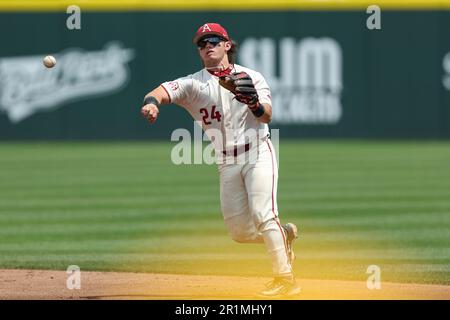 May 14, 2023: Arkansas second baseman Peyton Holt #24 makes a throw over to first. Arkansas defeated South Carolina 5-1 in Fayetteville, AR, Richey Miller/CSM(Credit Image: © Richey Miller/Cal Sport Media) Stock Photo