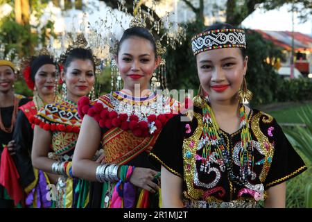 Iban girls, Sarawak, Malaysia Stock Photo - Alamy