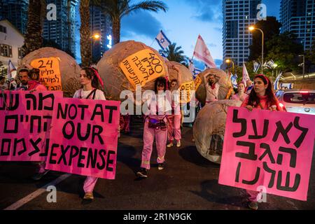 Tel Aviv, Israel. 13th May, 2023. Anti-reform ìPink frontî members protest against the Israeli right-wing government budget and high cost of living during a demonstration against the legal overhaul. Credit: SOPA Images Limited/Alamy Live News Stock Photo