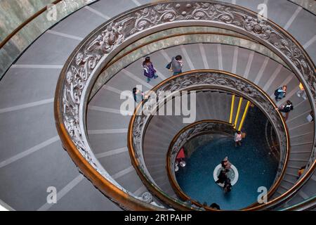 Double flight of stairs, Europe/, double helix, staircase, bronze staircase is with papal coat of arms, Vatican Museums, Vatican City, Vatican, Rome Stock Photo