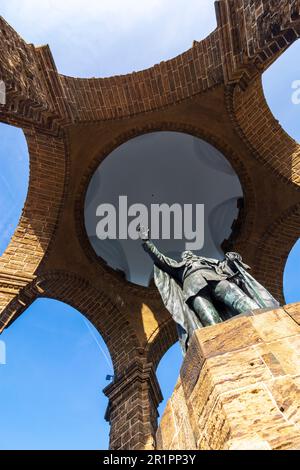 Porta Westfalica, Kaiser-Wilhelm-Denkmal (Emperor William Monument) at Porta Westfalica gorge in Teutoburger Wald, North Rhine-Westphalia, Germany Stock Photo