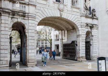 Temple Bar, anrchway in Paternoster Square, leading through to St Paul's Cathedral, London, UK Stock Photo