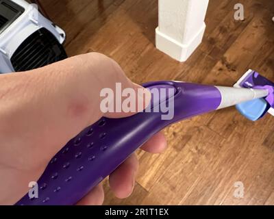 Swiffer sweeper hi-res stock photography and images - Alamy