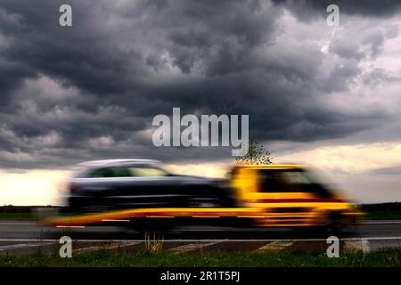 Prague, Czech Republic. 15th May, 2023. A tow truck drives along the road during a May storm near Prague in the Czech Republic. (Credit Image: © Slavek Ruta/ZUMA Press Wire) EDITORIAL USAGE ONLY! Not for Commercial USAGE! Stock Photo