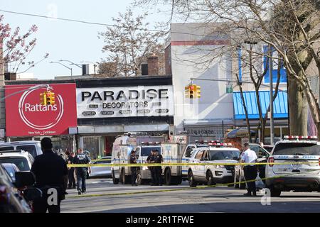 Ny, USA. 13th Apr, 2023. Jamaica, Queens, New York, USA, April 13, 2023 - Police shot a knife-wielding man after he allegedly stabbed a security guard outside a church at 164 Street in Jamaica, Queens. Photo: Luiz Rampelotto/EuropaNewswire (Credit Image: © Luiz Rampelotto/ZUMA Press Wire) EDITORIAL USAGE ONLY! Not for Commercial USAGE! Stock Photo