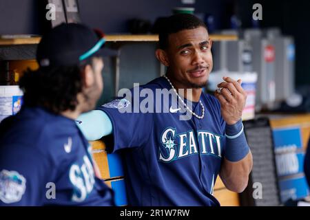 Seattle Mariners' Eugenio Suarez looks on during batting practice before a  baseball game against the Washington Nationals, Tuesday, July 12, 2022, in  Washington. (AP Photo/Nick Wass Stock Photo - Alamy