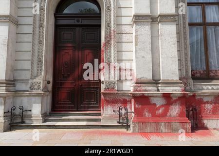 London, UK. 15th May, 2023. Red paint stains the exterior of the Foreign Office in Whitehall to mark the 75th anniversary of the Nakba in London. Al Nakba or the Palestinian Catastrophe saw the expulsion by Zionist militia of hundreds of thousands of Palestinians from their homes and lands in 1948 after the founding of Israel. Credit: SOPA Images Limited/Alamy Live News Stock Photo